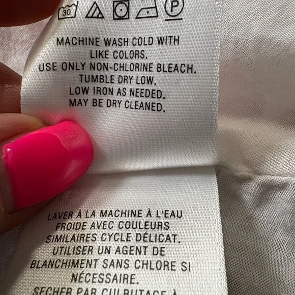 Anthropologie Red Smooch Dress. All Over Red Lip Design. Button Front. Pockets. - Picture 12 of 16